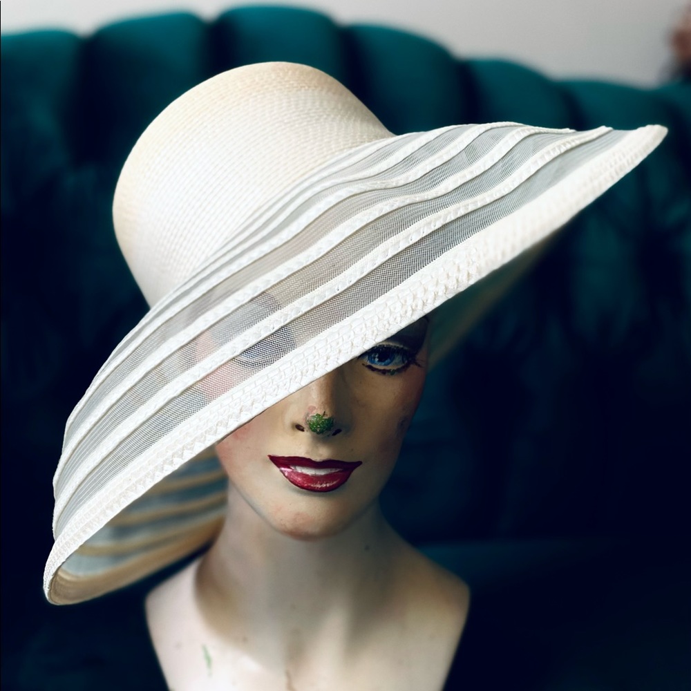 SOLD-Vintage GORGEOUS women’s wide brim church derby hat 1950s/1960s era